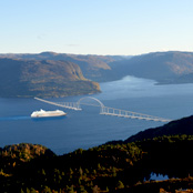 Sognefjorden: image 1 0f 2 thumb